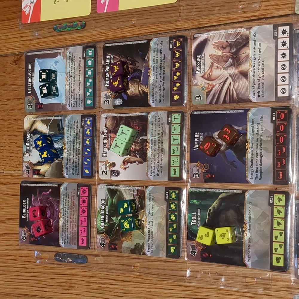 D&D Battle for FaerĂťn Dice Masters - 85 Cards 28 Base Dice 69 Char Dice - Picture 10 of 16